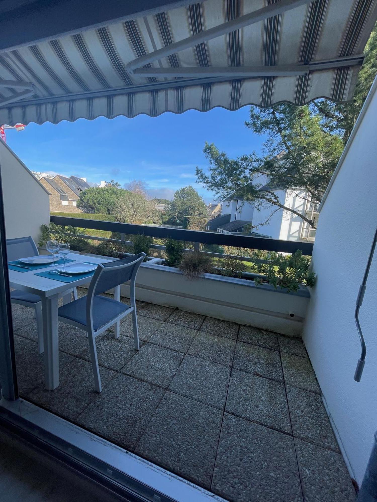 Lumineux Avec Belle Terrasse Sur Espaces Verts, 100m Carnac